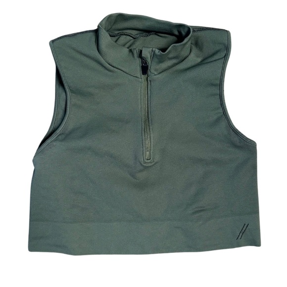 TALA Workout Top ✨ - Picture 1 of 4